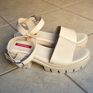 UNIONBAY Women's Tan Platform Sandals